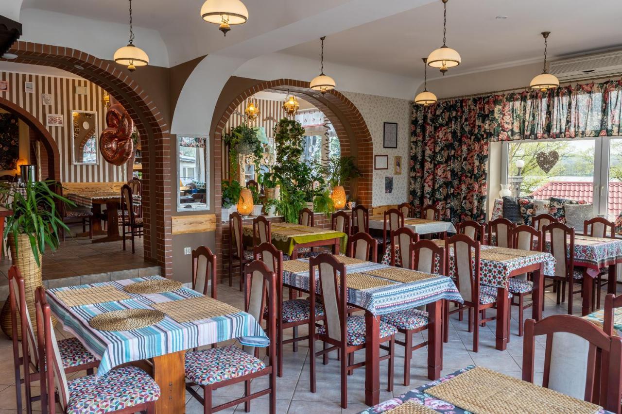 Gosciniec Skolimowka Restauracja I Pokoje Ze Sniadaniem Na Kaszubach ชเมียวล์โน ภายนอก รูปภาพ